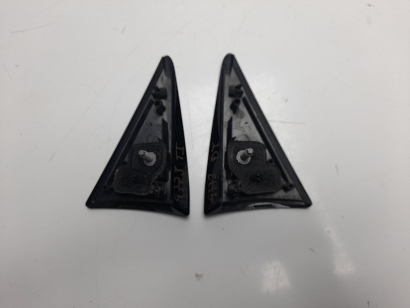 Recambio de moldura para citroen ds3 design referencia OEM IAM 9686797577 9686797677 