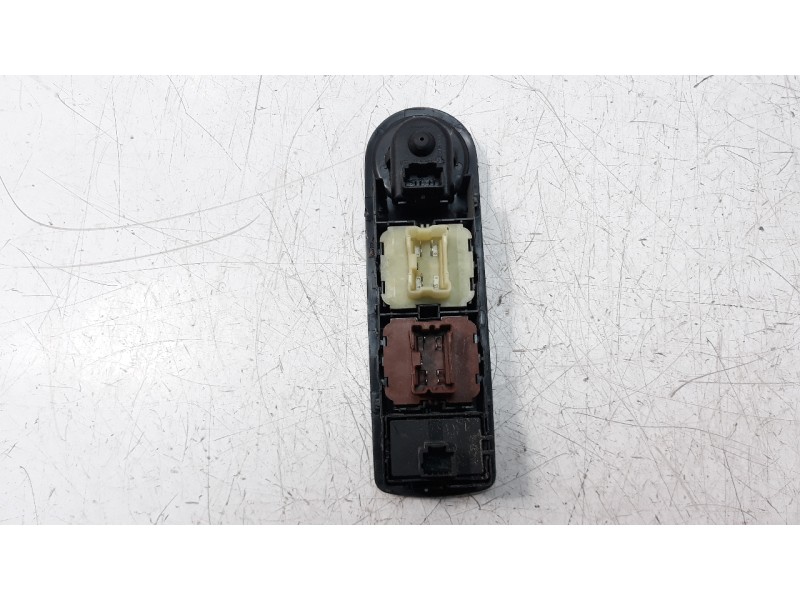 Recambio de mando elevalunas delantero izquierdo para renault captur 1.5 dci diesel fap energy referencia OEM IAM 254112588R  