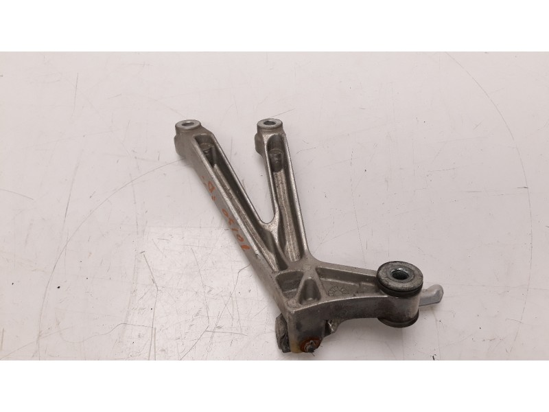 Recambio de estribo para honda cbr 900rr/cbr 1000rr/cbr 1100 xx fireblade   (sc50) referencia OEM IAM 50750MCJ750  