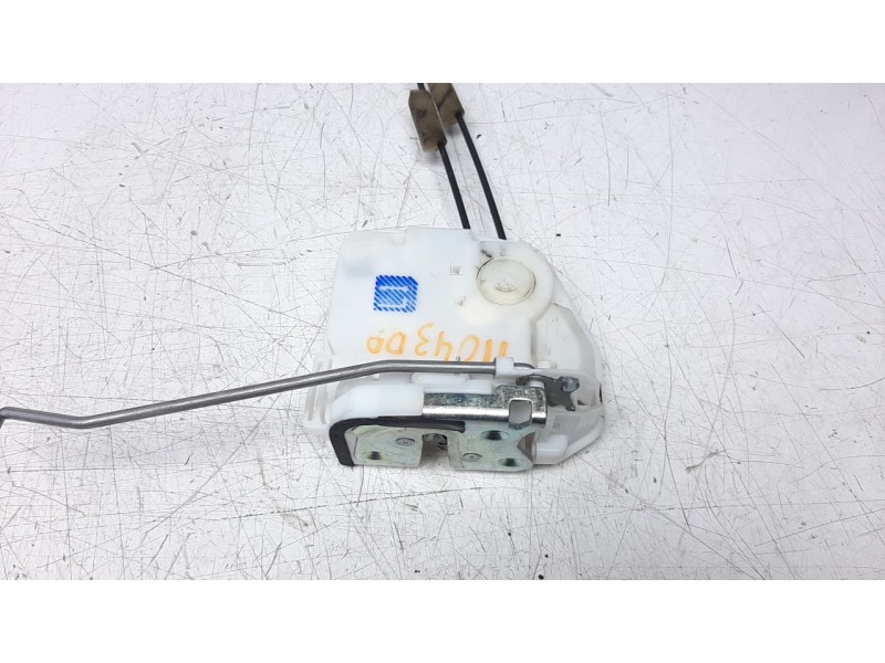 Recambio de cerradura puerta delantera derecha para mitsubishi outlander (gf0) phev kaiteki 4wd referencia OEM IAM 5715A728  