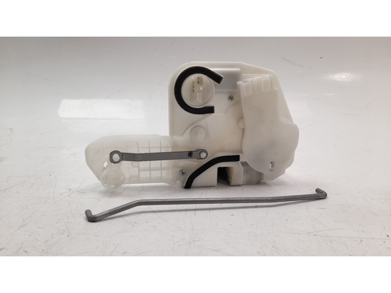 Recambio de cerradura puerta delantera izquierda para mitsubishi outlander (gf0) phev kaiteki 4wd referencia OEM IAM 5715A739  