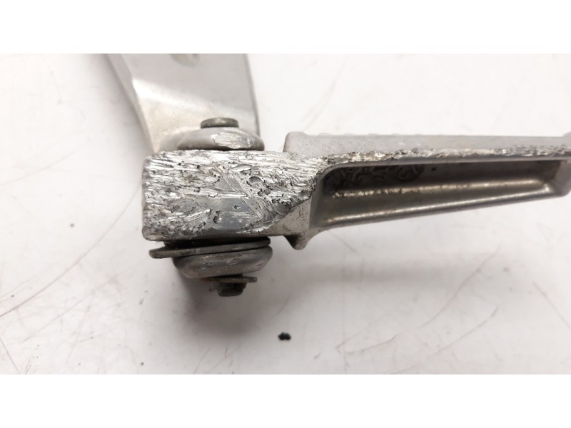 Recambio de estribo para honda cbr 900rr/cbr 1000rr/cbr 1100 xx fireblade   (sc50) referencia OEM IAM 50760MCJ750  