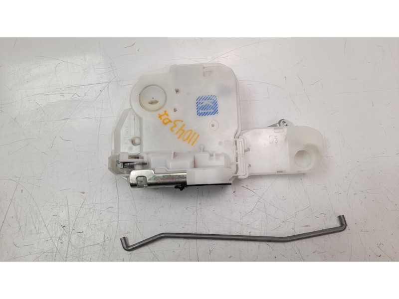 Recambio de cerradura puerta delantera izquierda para mitsubishi outlander (gf0) phev kaiteki 4wd referencia OEM IAM 5715A739  