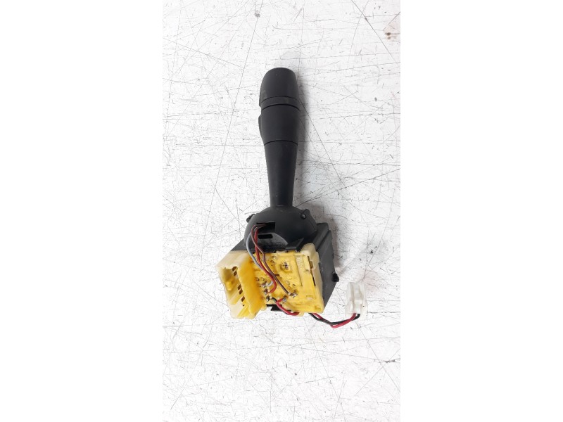 Recambio de mando intermitentes para renault captur 1.5 dci diesel fap energy referencia OEM IAM 255675887R  