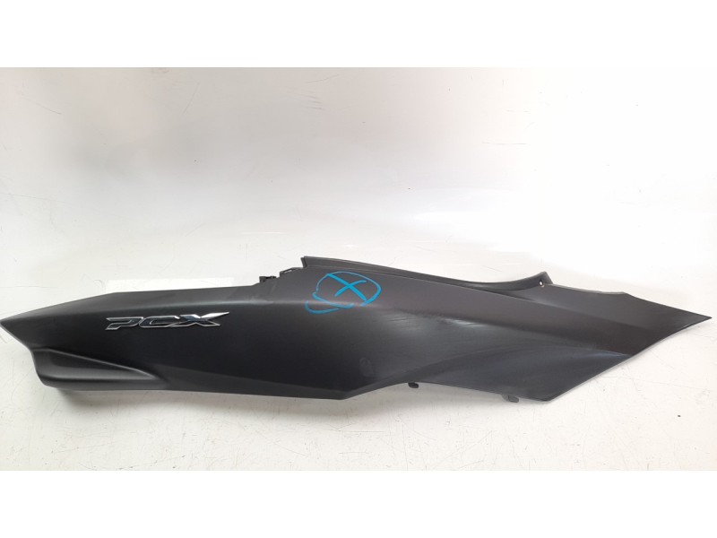 Recambio de moldura para honda pcx 125 referencia OEM IAM 83510K35V000  