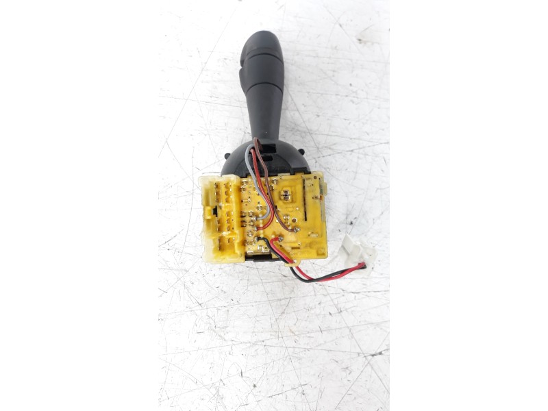 Recambio de mando intermitentes para renault captur 1.5 dci diesel fap energy referencia OEM IAM 255675887R  
