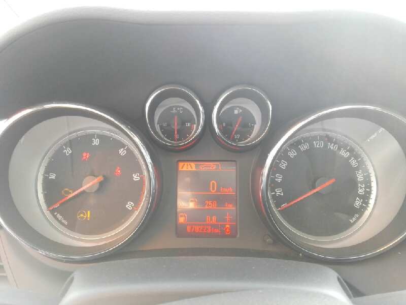 opel zafira tourer del año 2014