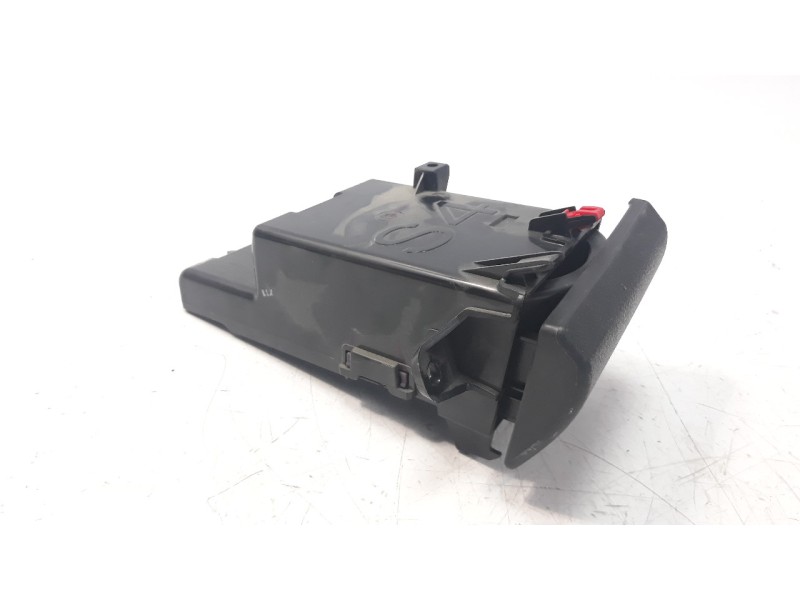 Recambio de moldura para toyota hilux (kun) referencia OEM IAM 66995KK040 55628KK040 