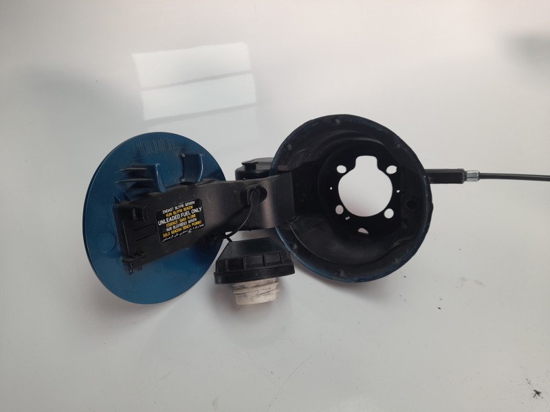 Recambio de tapa exterior combustible para hyundai i30 (gd) 1.4 cat referencia OEM IAM 81595A5000  
