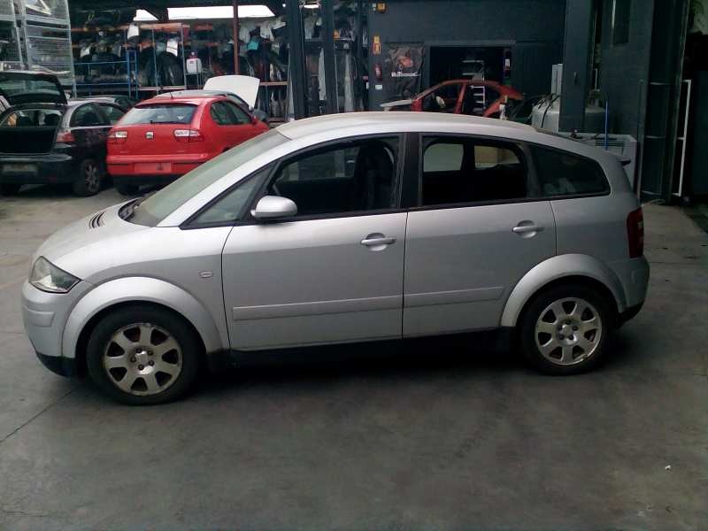 audi a2 (8z) del año 2002