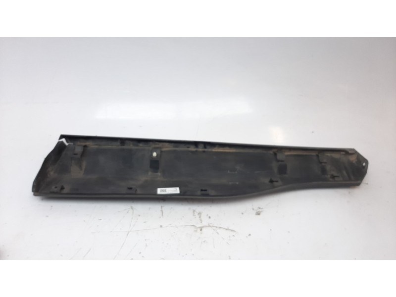 Recambio de moldura para toyota rav4 hybrid 4x2 advance referencia OEM IAM 7507842040  