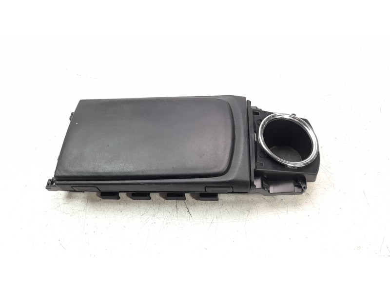 Recambio de apoyabrazos central para toyota prius+ advance referencia OEM IAM 5882347040  