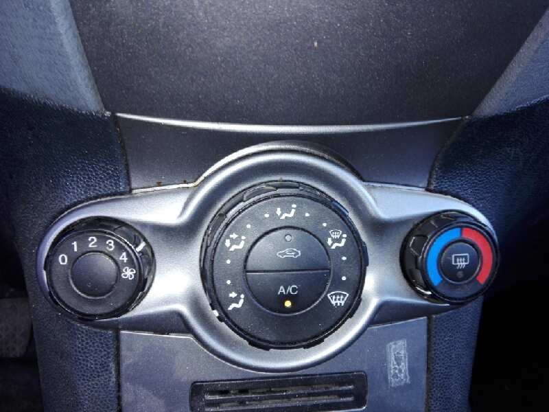Recambio de mando calefaccion / aire acondicionado para ford fiesta (cb1) trend referencia OEM IAM 8A6119980AE  