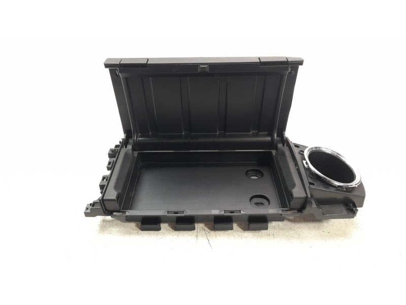 Recambio de apoyabrazos central para toyota prius+ advance referencia OEM IAM 5882347040  