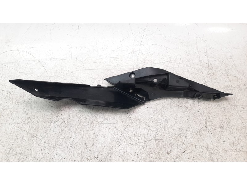 Recambio de moldura para bmw r 1200 r r 1200 r referencia OEM IAM 46638543525  