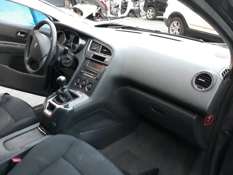 peugeot 5008 del año 2013