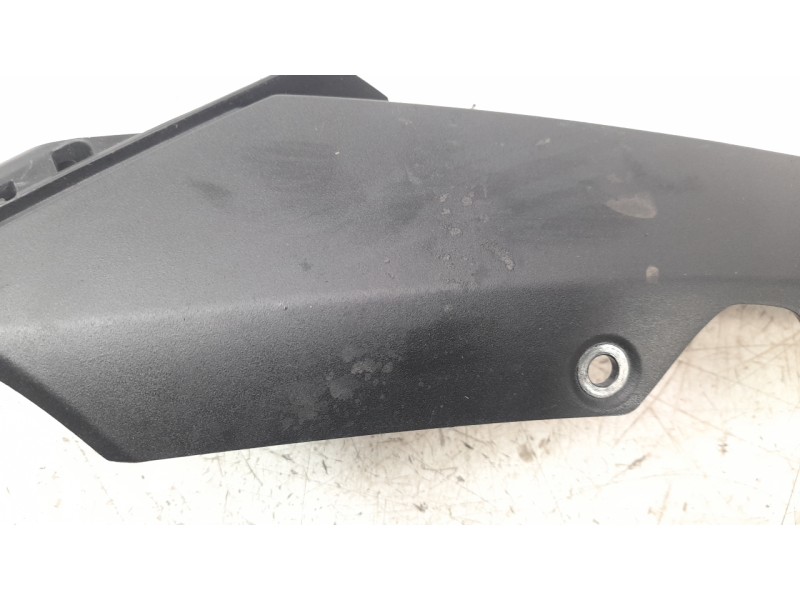 Recambio de moldura para bmw r 1200 r r 1200 r referencia OEM IAM 46638543525  