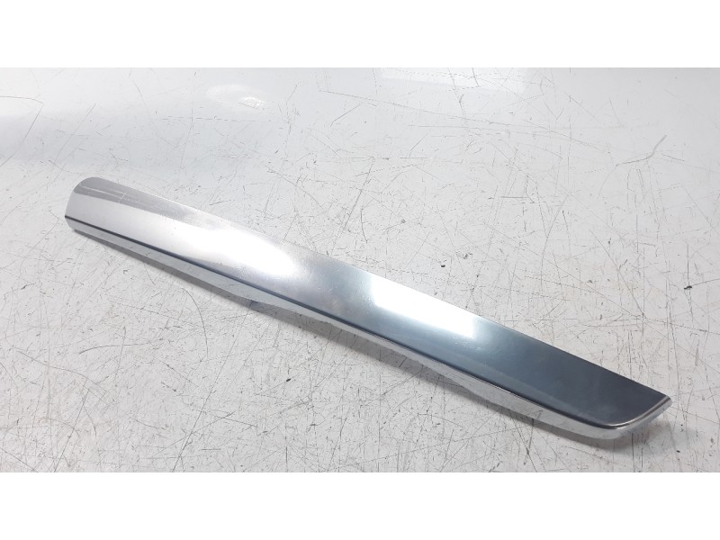 Recambio de moldura para land rover range rover sport 3.0 td v6 cat referencia OEM IAM LHAH3226657  