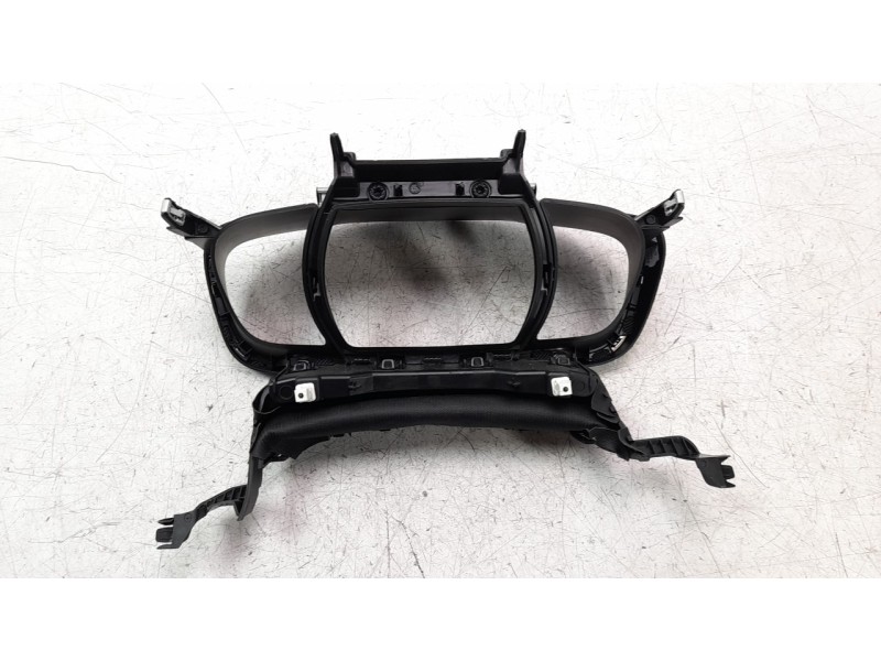 Recambio de moldura para renault megane iv grandtour business referencia OEM IAM 682647342R  