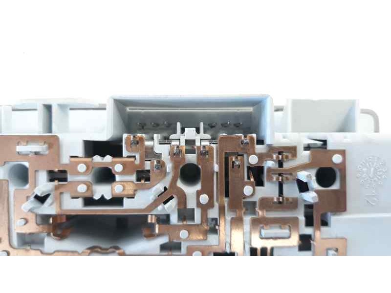 Recambio de luz interior para opel astra j lim. 4türig excellence ecoflex referencia OEM IAM 22774329  