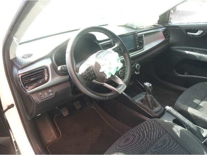 kia rio (yb) del año 2018