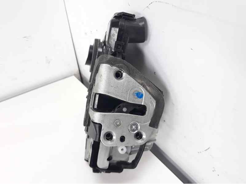 Recambio de cerradura puerta delantera derecha para toyota avensis (t27) 2.0 d-4d cat referencia OEM IAM   