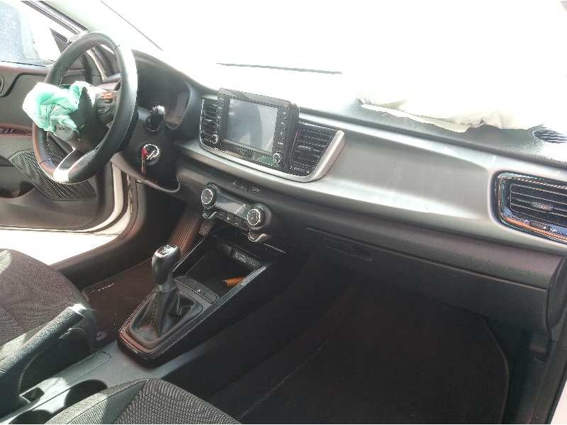 kia rio (yb) del año 2018