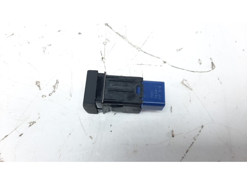 Recambio de interruptor para toyota rav4 hybrid 4x2 advance referencia OEM IAM 15F7000020  