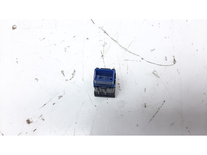 Recambio de interruptor para toyota rav4 hybrid 4x2 advance referencia OEM IAM 15F7000020  
