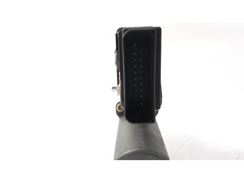 Recambio de motor elevalunas trasero derecho para volkswagen golf iv berlina (1j1) 2.0 referencia OEM IAM 1J4959812C  