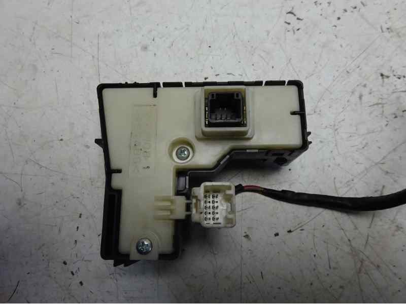 Recambio de warning para toyota prius+ eco referencia OEM IAM 75D8082  