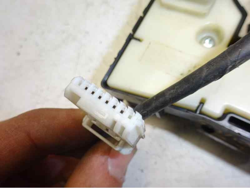 Recambio de warning para toyota prius+ eco referencia OEM IAM 75D8082  