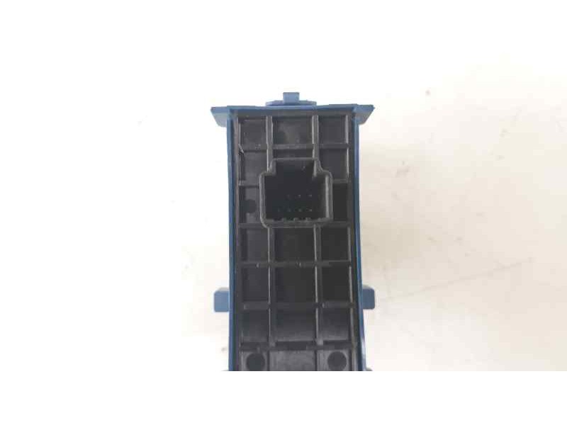 Recambio de mando elevalunas delantero derecho para toyota avensis (t27) 2.0 d-4d cat referencia OEM IAM 8481005070  