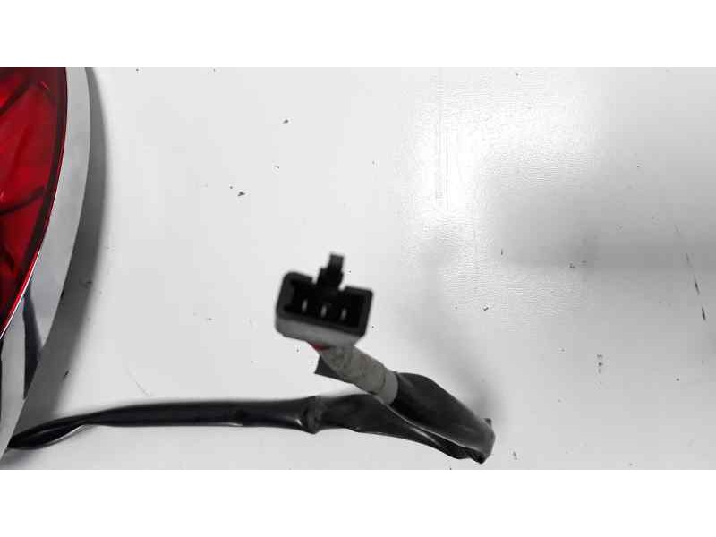 Recambio de piloto trasero central para kawasaki vn 750 / 800 / 900 vn 900 classic referencia OEM IAM 22040178  