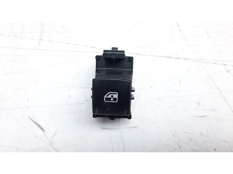Recambio de mando elevalunas delantero derecho para mitsubishi outlander (gf0) phev kaiteki 4wd referencia OEM IAM 8608A319  