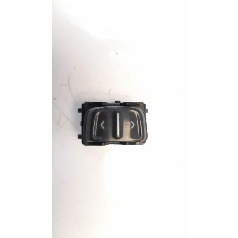 Recambio de mando elevalunas delantero derecho para dacia sandero 1.5 dci diesel fap cat referencia OEM IAM 254214937R  