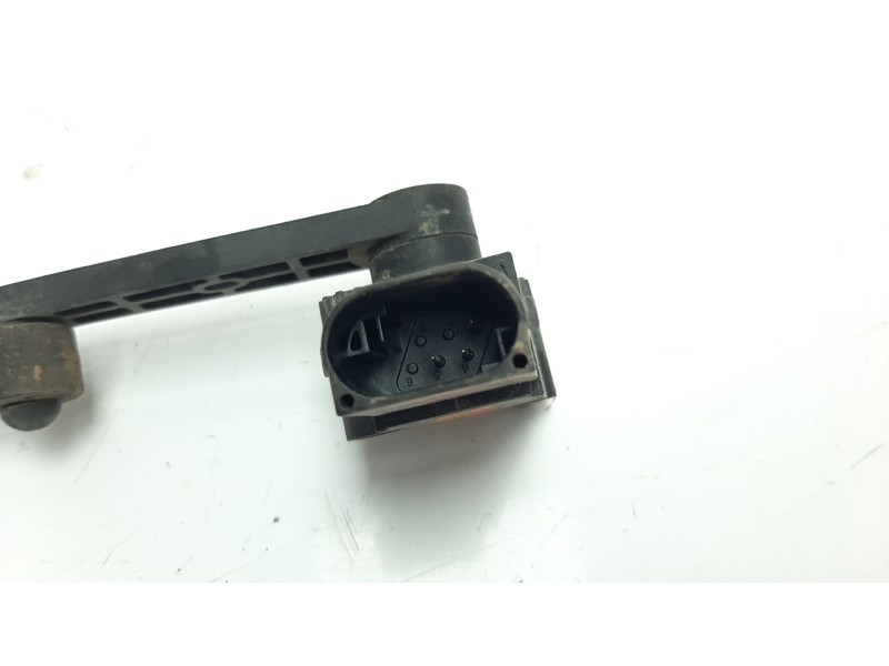 Recambio de sensor para land rover discovery 4 3.0 td v6 cat referencia OEM IAM AH223C097AC  