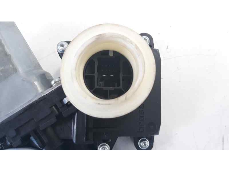 Recambio de elevalunas trasero derecho para toyota avensis (t27) 2.0 d-4d cat referencia OEM IAM 6983005130 111867 