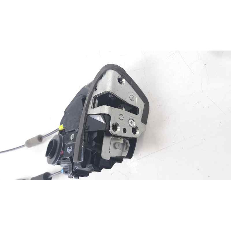Recambio de cerradura puerta trasera derecha para toyota avensis (t27) 2.0 d-4d cat referencia OEM IAM   