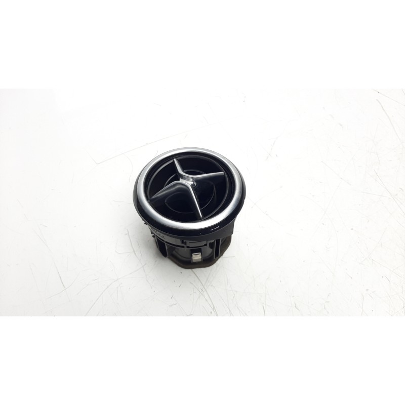 Recambio de rejilla aireadora para mercedes-benz clase b (w246) 1.5 cdi cat referencia OEM IAM A2468304000  
