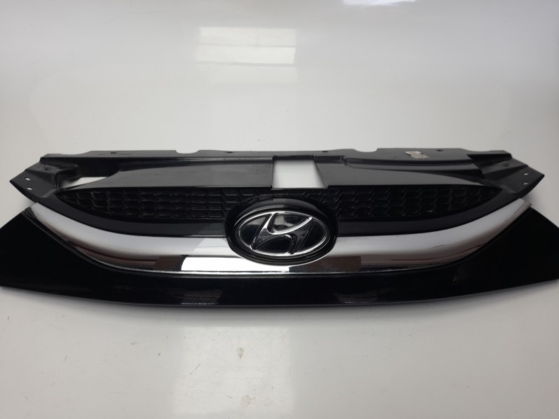 Recambio de rejilla delantera para hyundai ix35 1.7 crdi cat referencia OEM IAM 863512Y000  