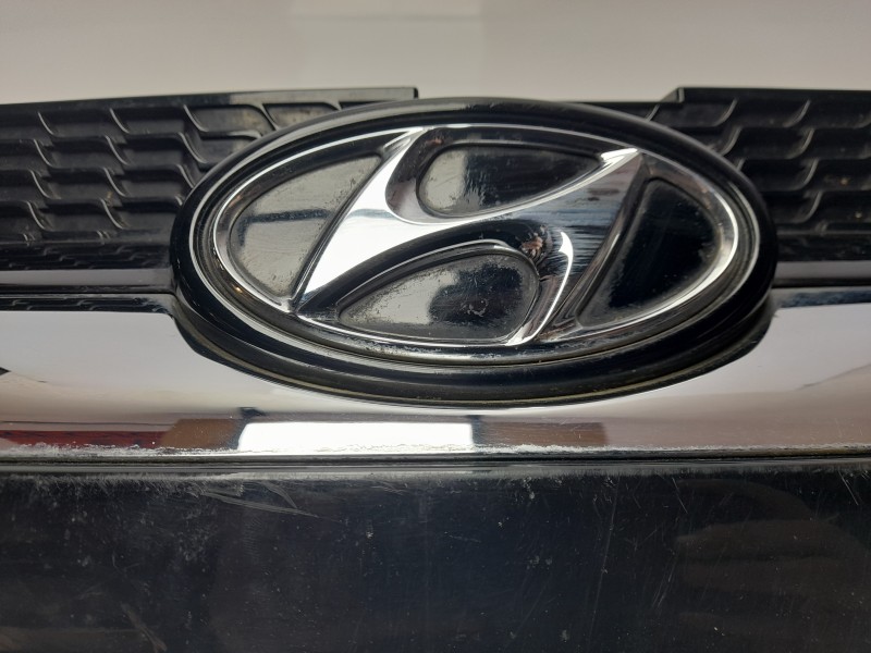 Recambio de rejilla delantera para hyundai ix35 1.7 crdi cat referencia OEM IAM 863512Y000  