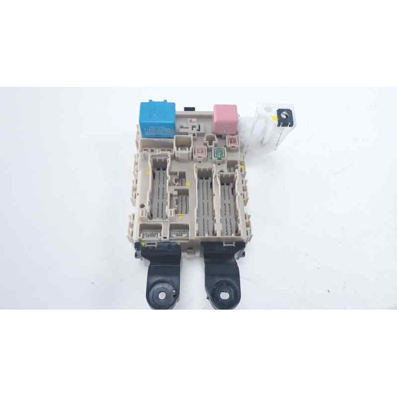 Recambio de caja reles / fusibles para toyota avensis (t27) 2.0 d-4d cat referencia OEM IAM 8273005170  