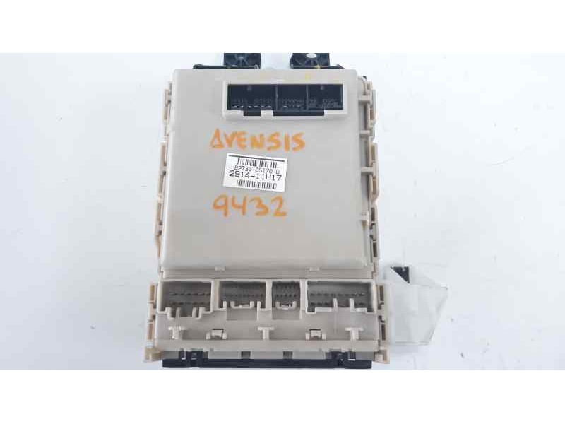 Recambio de caja reles / fusibles para toyota avensis (t27) 2.0 d-4d cat referencia OEM IAM 8273005170  