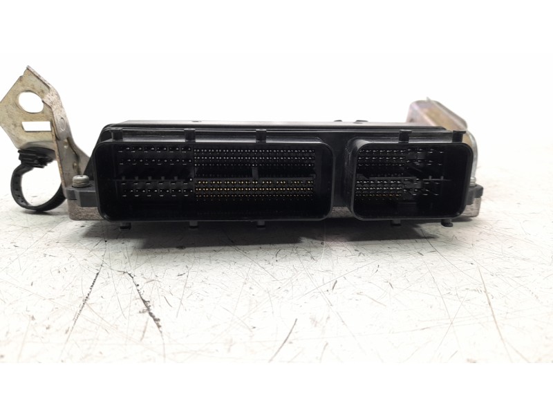 Recambio de centralita motor uce para toyota prius+ advance referencia OEM IAM 8966147830  