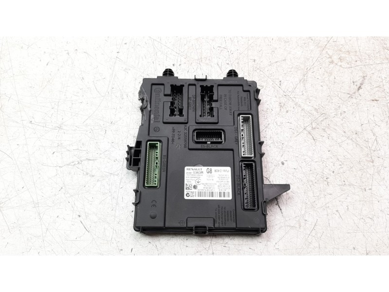 Recambio de caja reles / fusibles para renault megane iv grandtour business referencia OEM IAM 284B10363R  