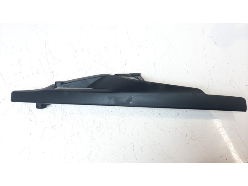 Recambio de moldura para bmw f 800 r referencia OEM IAM 46637718123  