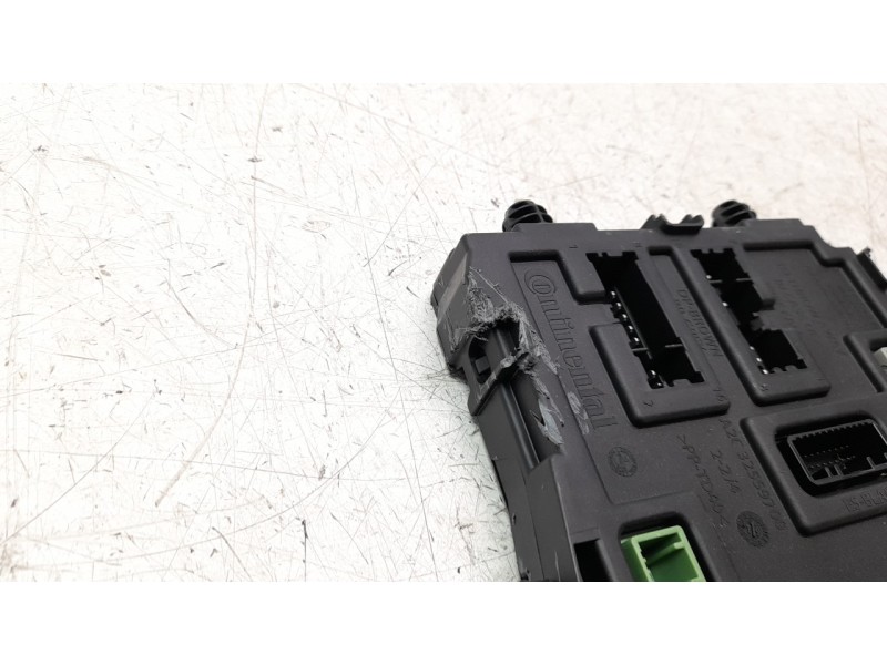 Recambio de caja reles / fusibles para renault megane iv grandtour business referencia OEM IAM 284B10363R  