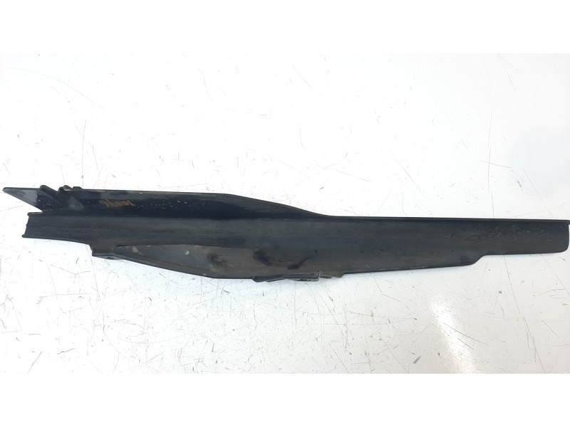 Recambio de moldura para bmw f 800 r referencia OEM IAM 46637718123  