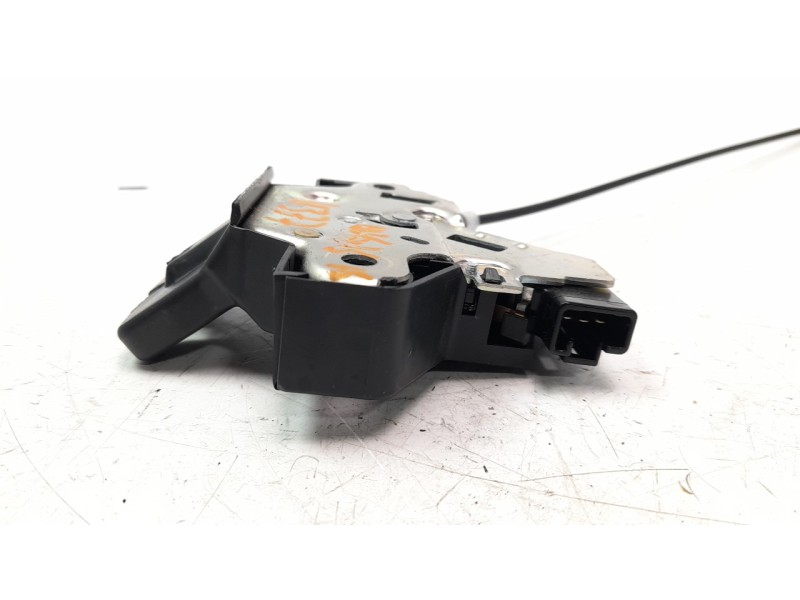 Recambio de cerradura maletero / porton para toyota avensis 1.8 16v cat referencia OEM IAM 6460005020  